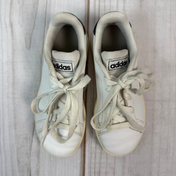 Kids Adidas White Lace Up Low Top Sneakers Size 12K - Picture 3 of 9